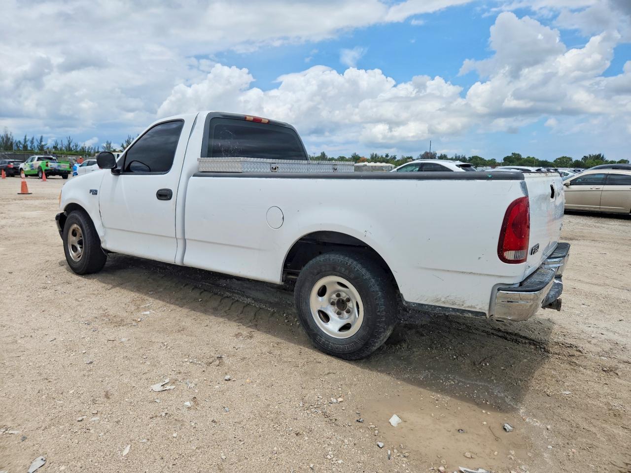 2000 Ford F150 - Фото 2
