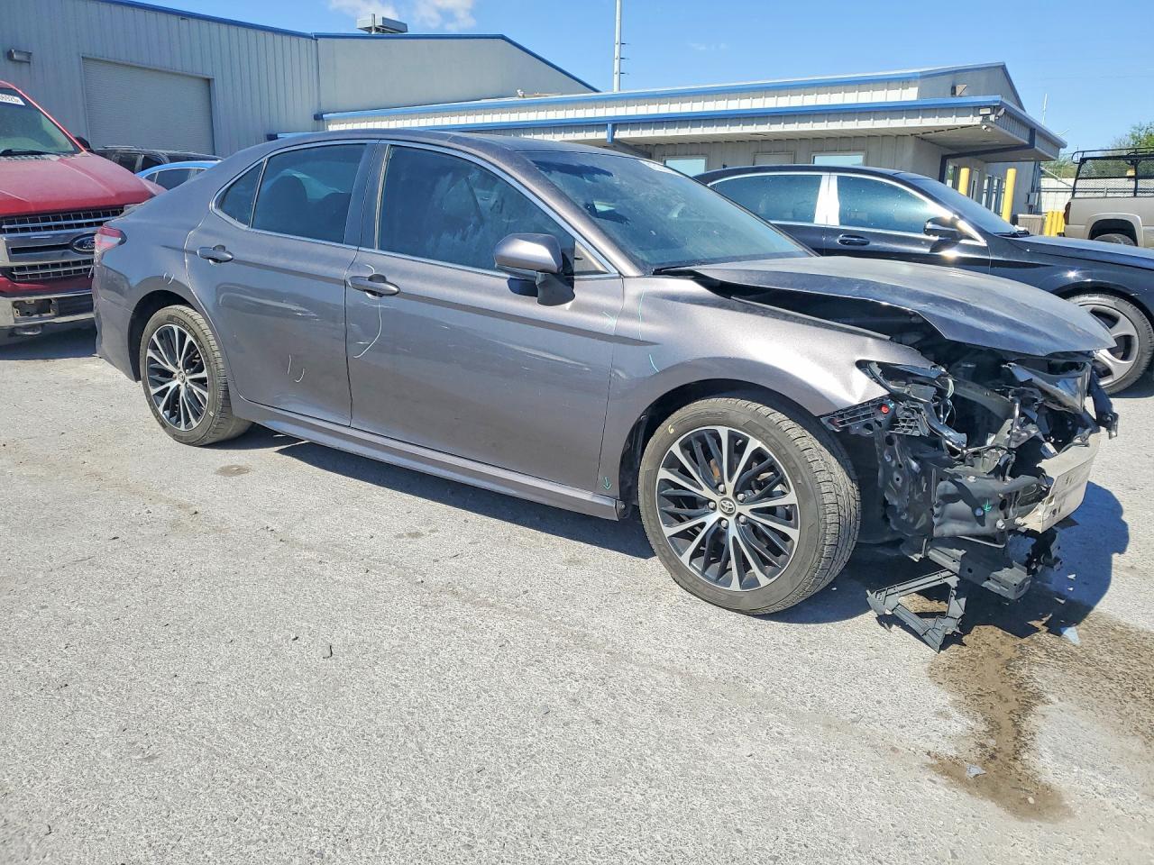2019 Toyota Camry - Фото 4