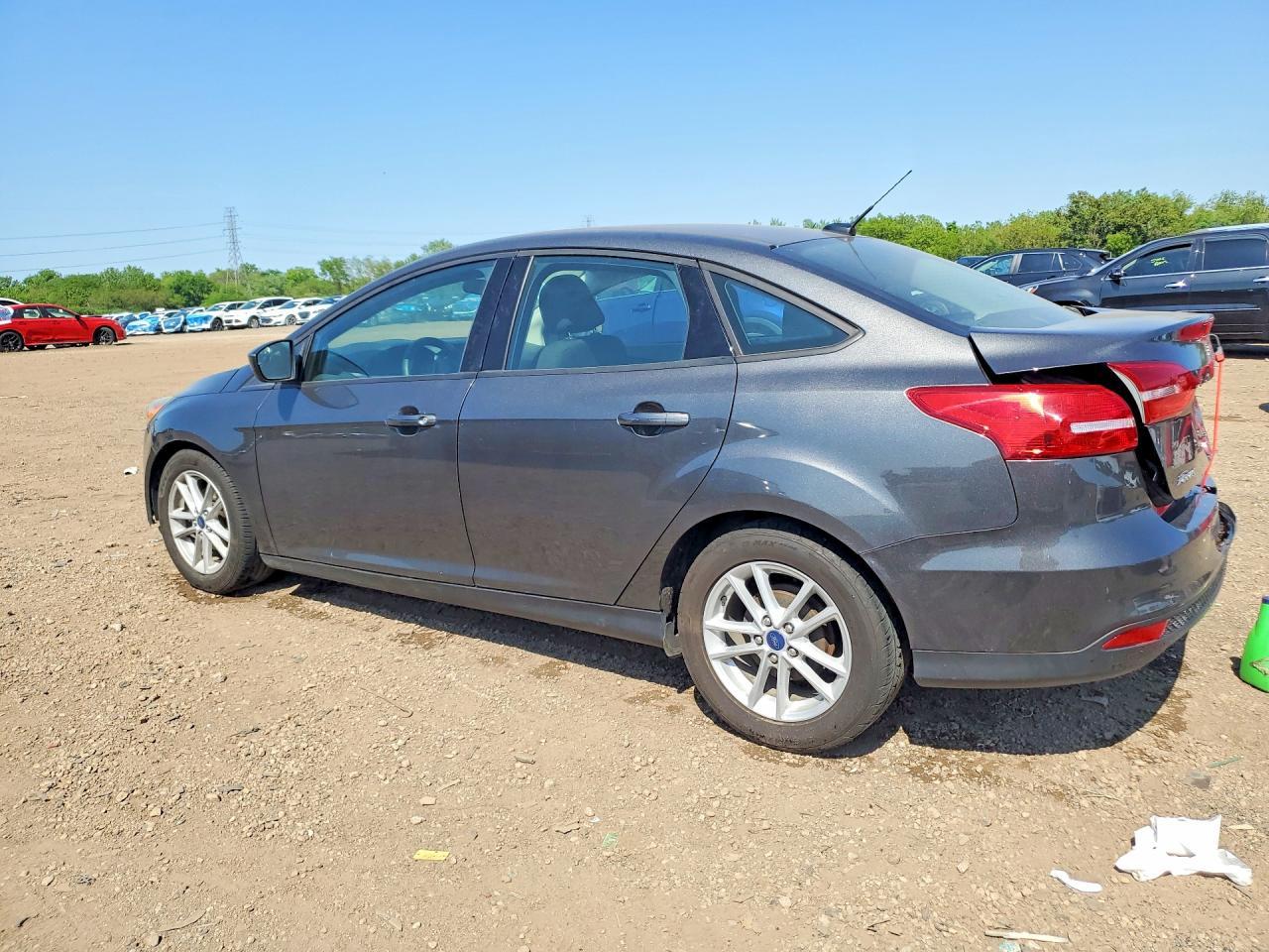 2018 Ford Focus Se - Image 2