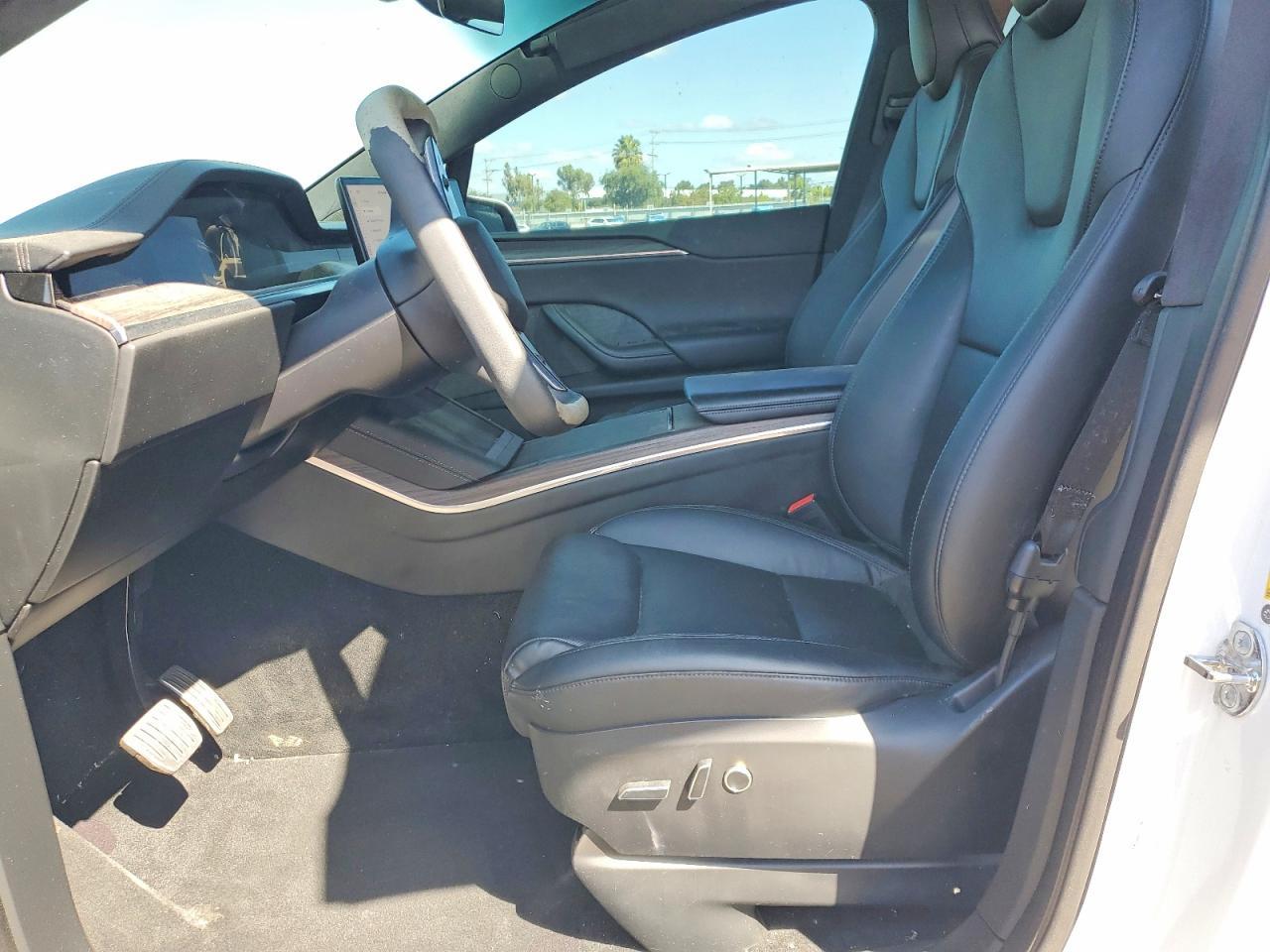 2023 Tesla Model X - Фото 7