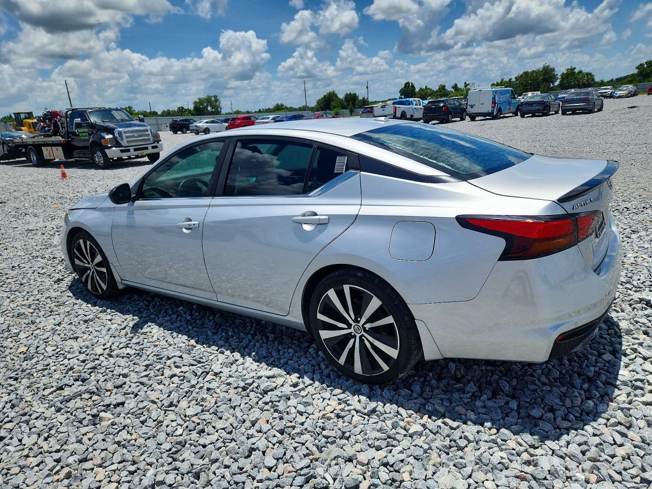 2020 Nissan Altima Sr - Image 2