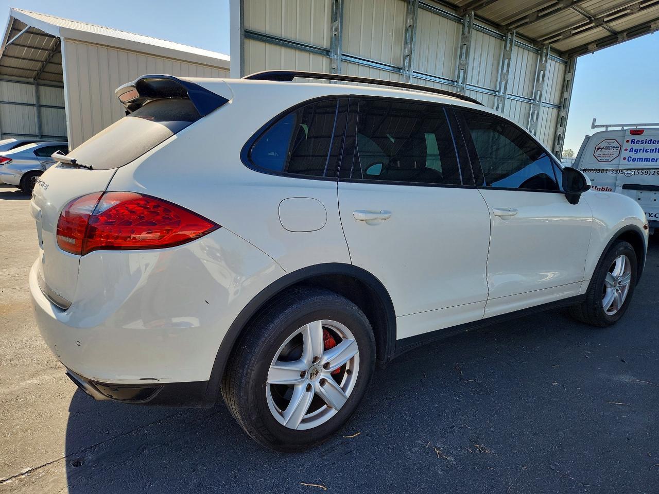 2012 Porsche Cayenne - Image 3