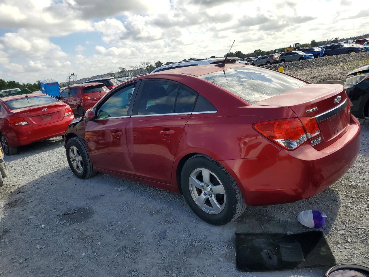 2014 Chevrolet Cruze Lt - Image 2
