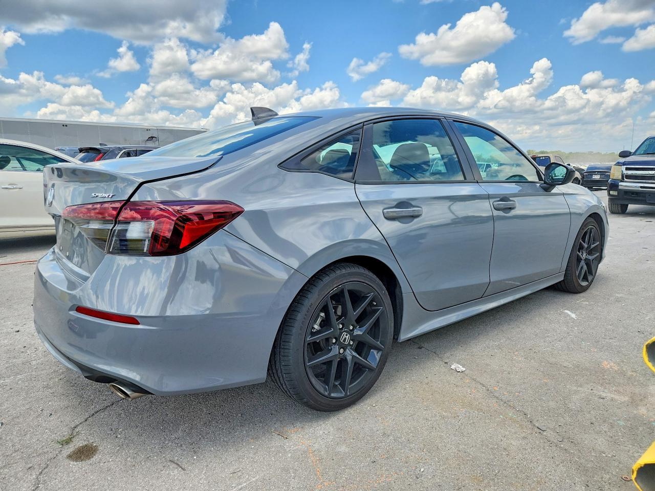 2025 Honda Civic Sport - Фото 3