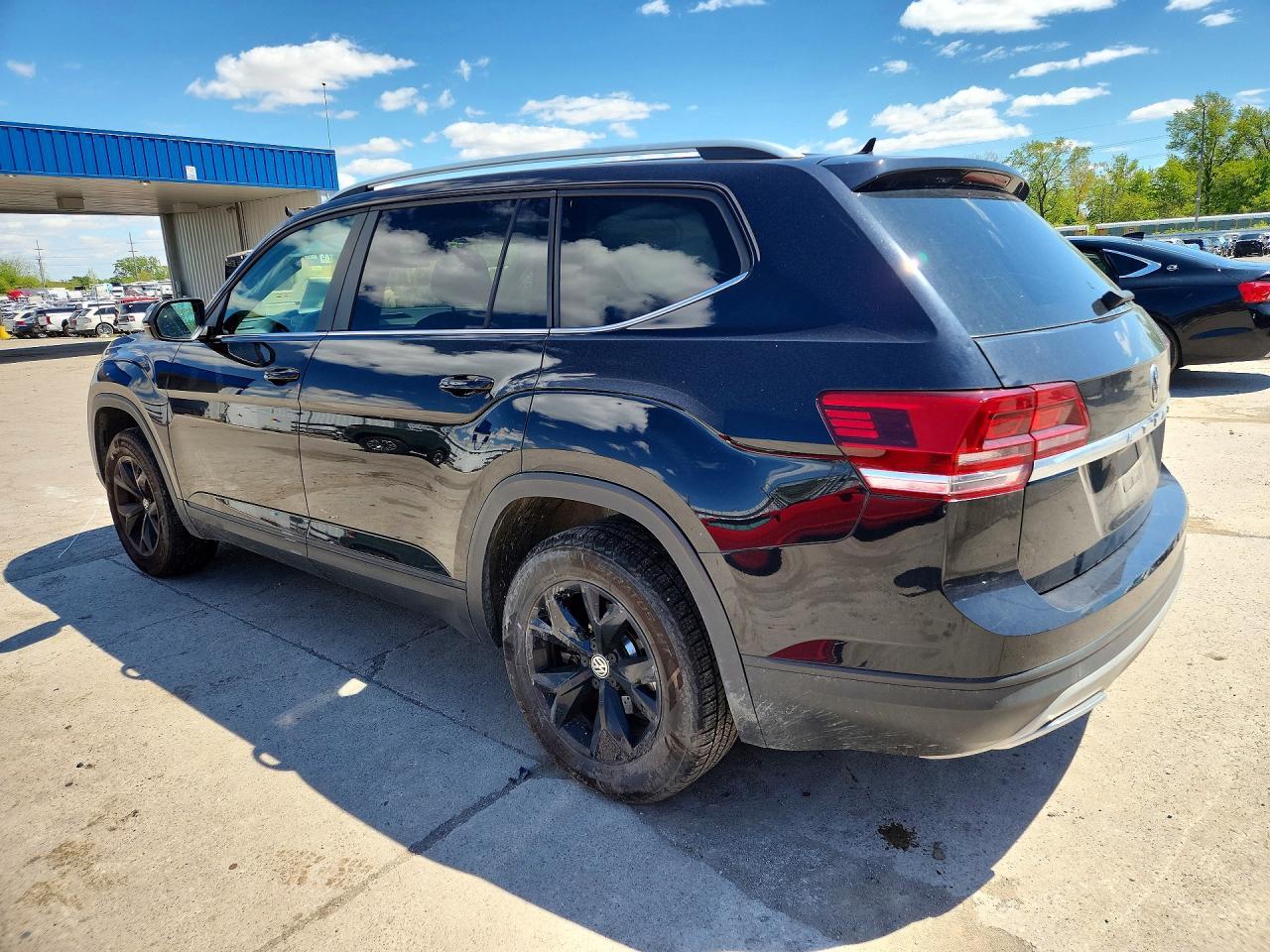 2019 Volkswagen Atlas S - Фото 2