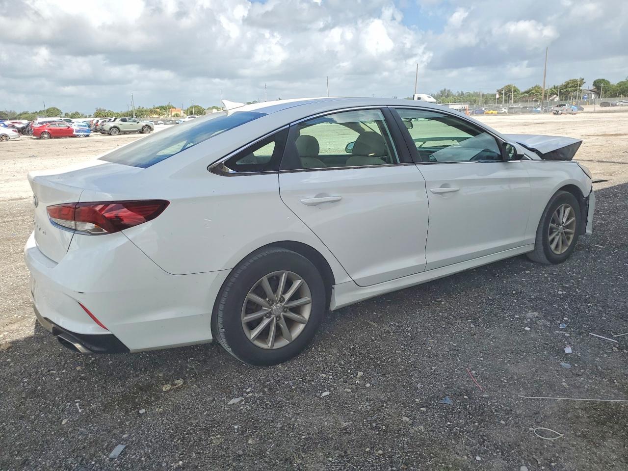 2018 Hyundai Sonata Se - Image 3