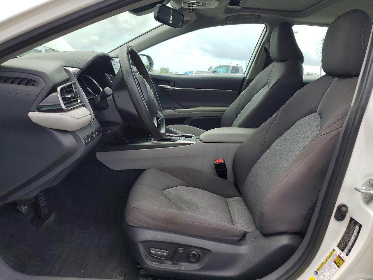 2024 Toyota Camry Le - Фото 7