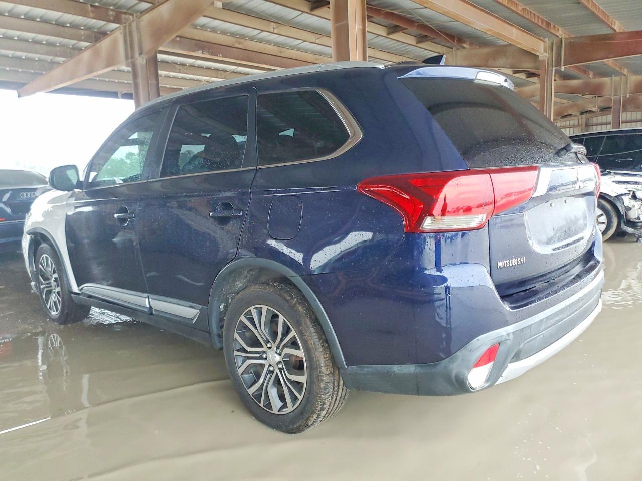 2018 Mitsubishi Outlander Se - Фото 2