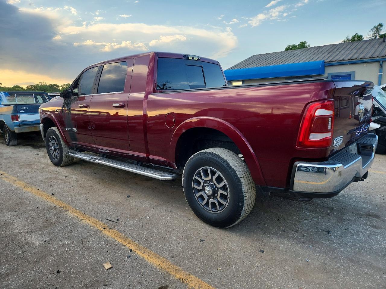 2022 Ram 3500 Longhorn - Фото 2
