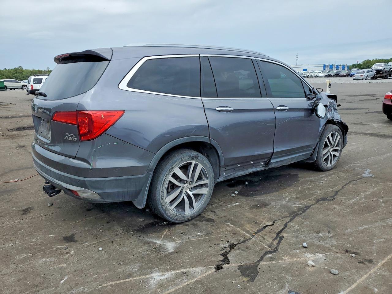 2016 Honda Pilot Elite - Фото 3