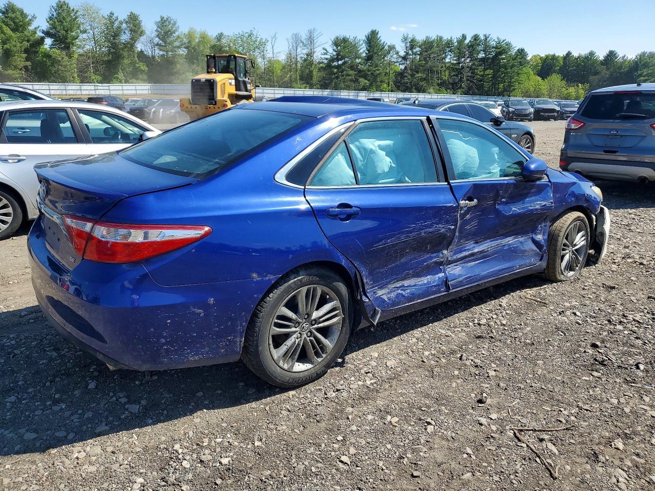 2015 Toyota Camry Se - Image 3