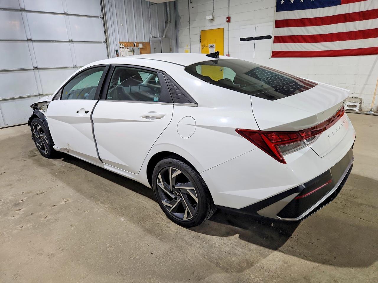 2025 Hyundai Elantra Sel - Фото 2
