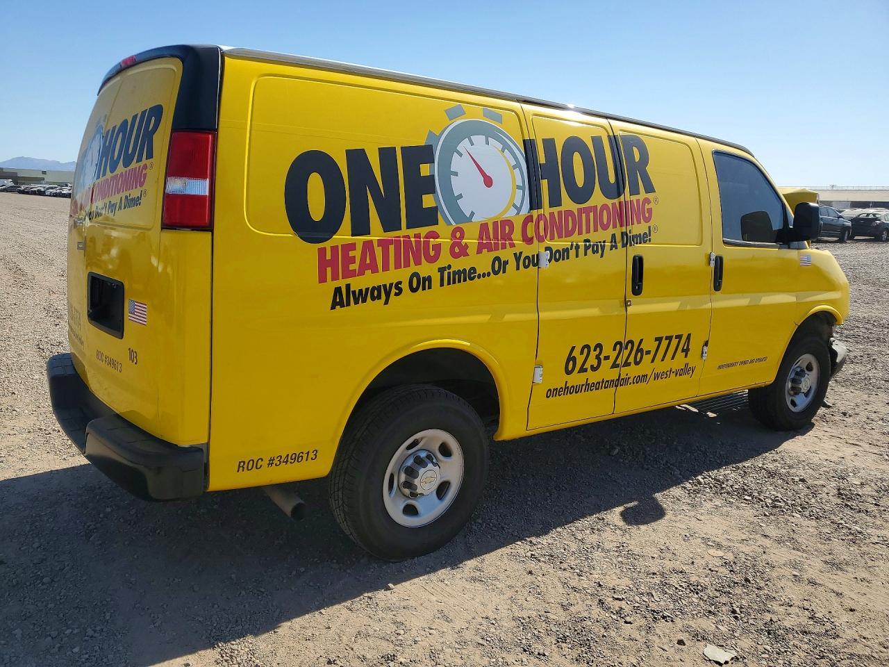 2023 Chevrolet Express 2500 Delivery Van - Фото 3