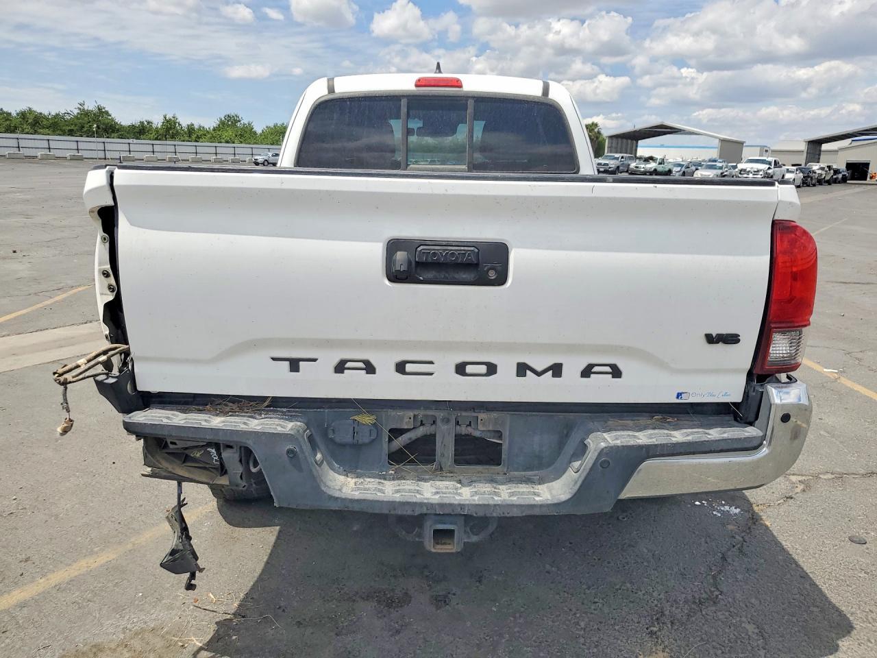 2019 Toyota Tacoma Sr5 V6 - Image 6