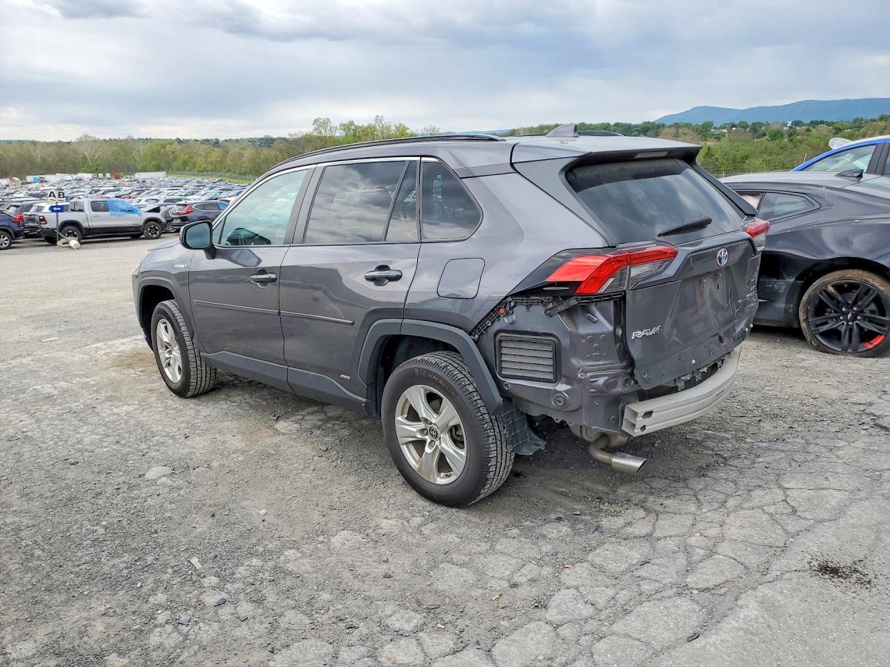2021 Toyota Rav4 Le - Фото 2