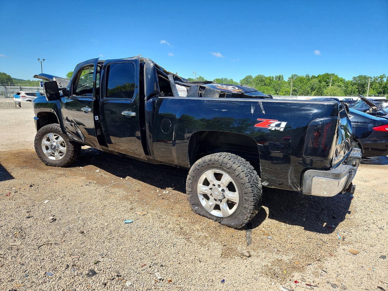 2011 Chevrolet Silverado K2500 Heavy Duty Lt - Image 2