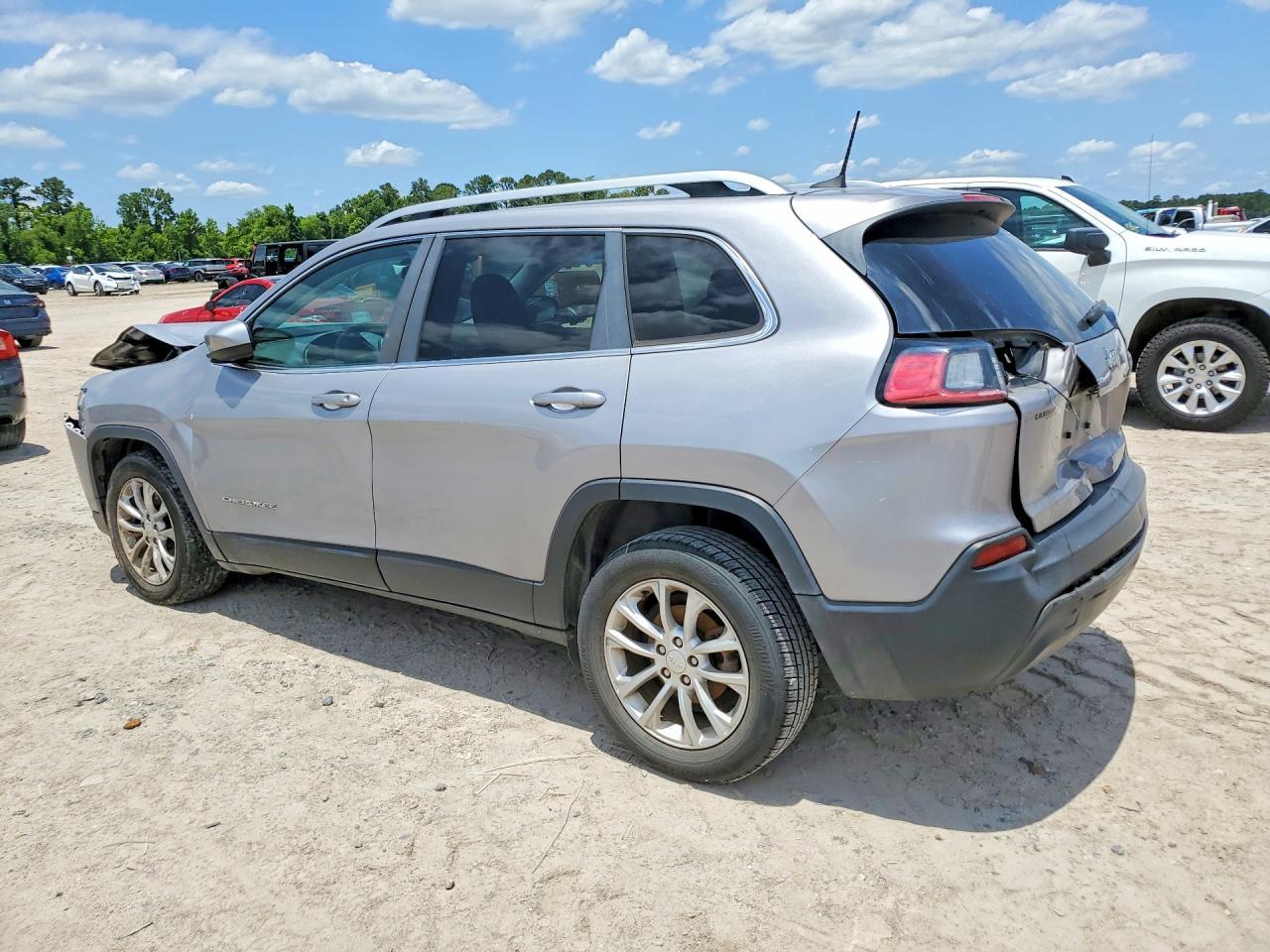 2019 Jeep Cherokee Latitude - Image 2