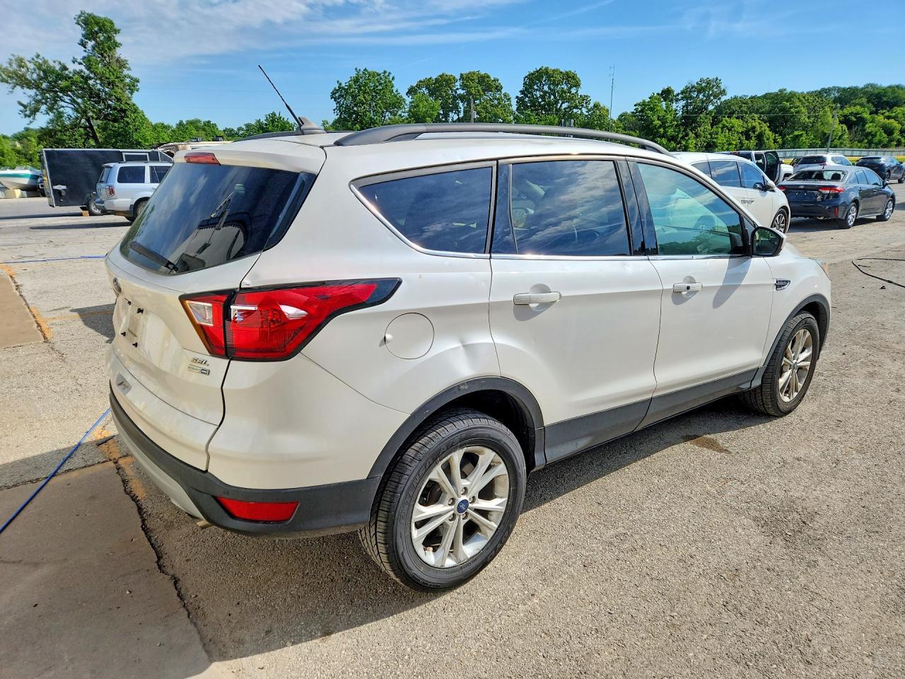 2019 Ford Escape Sel - Фото 3