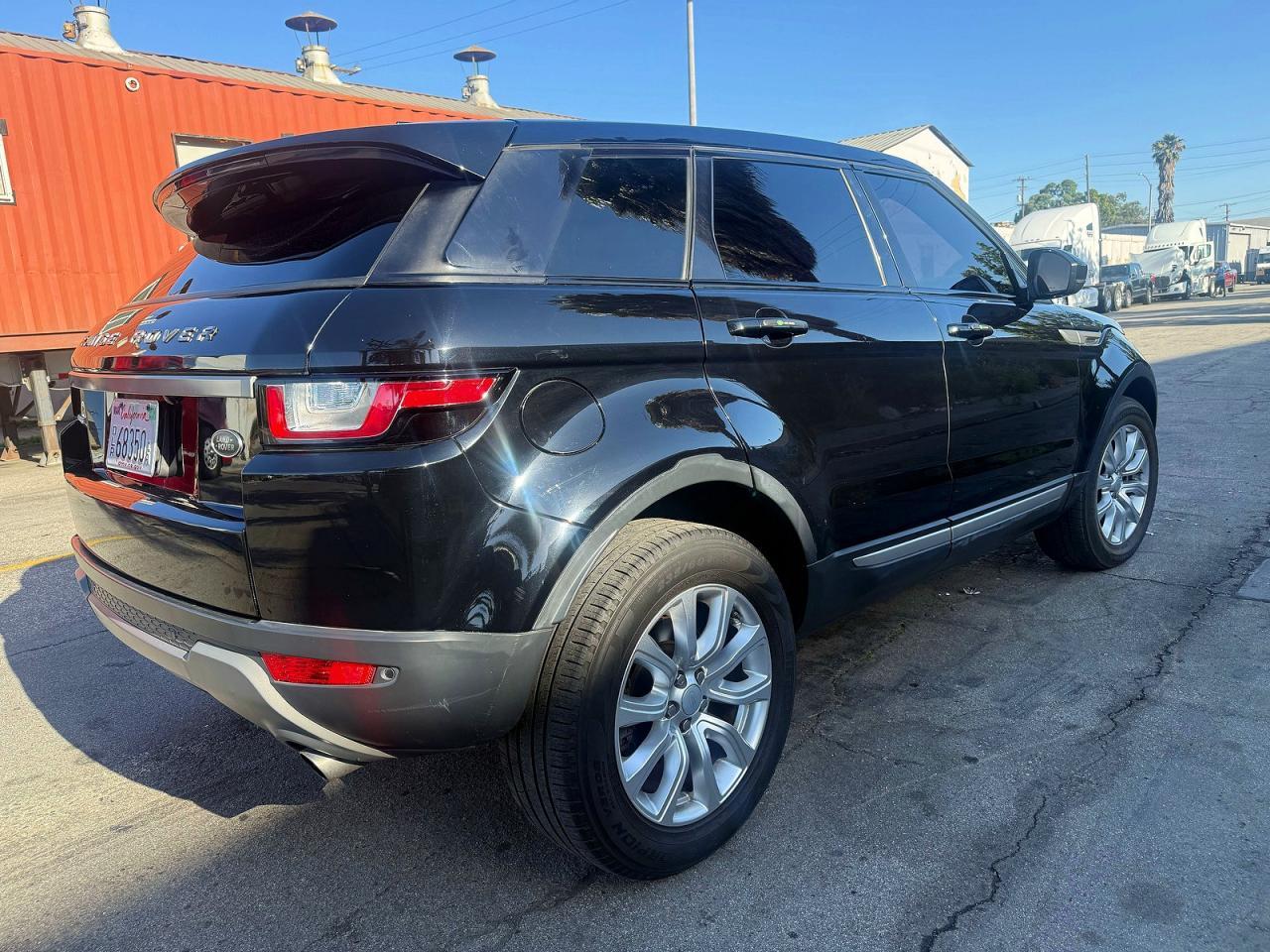 2019 Land Rover Range Rover Evoque Se - Image 4