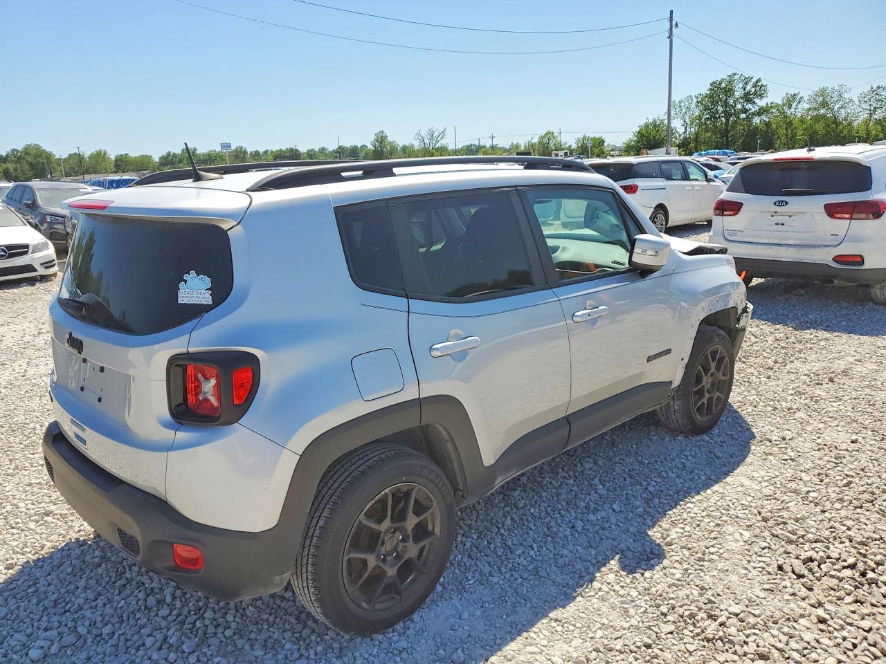 2020 Jeep Renegade Latitude - Фото 3