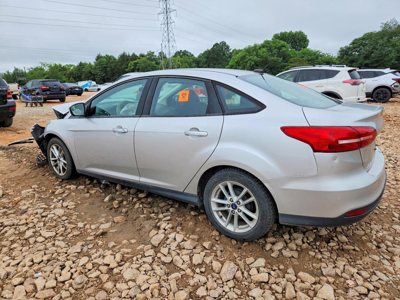 2017 Ford Focus Se - Image 2