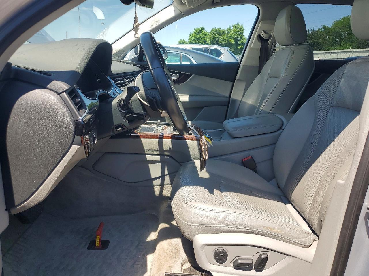 2019 Audi Q7 Premium Plus - Image 7