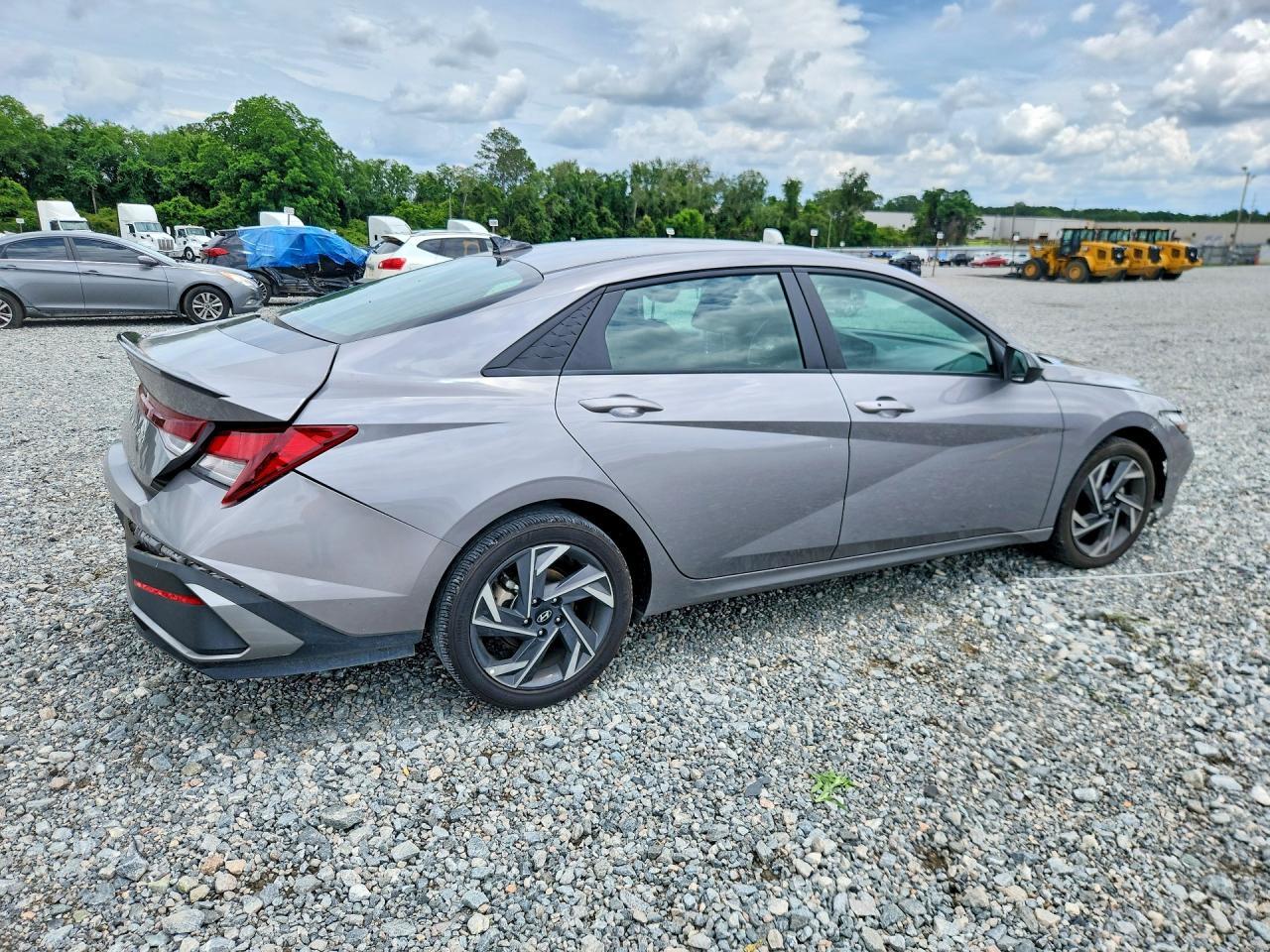 2025 Hyundai Elantra Sel Sport - Фото 3