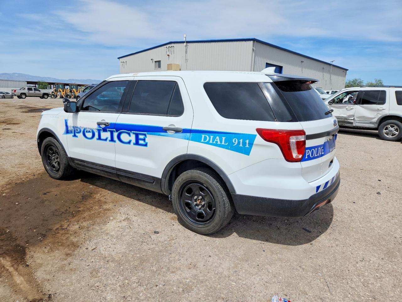 2016 Ford Explorer - Фото 2