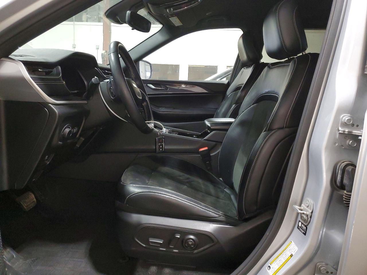 2021 Jeep Grand Cherokee L Laredo - Image 7