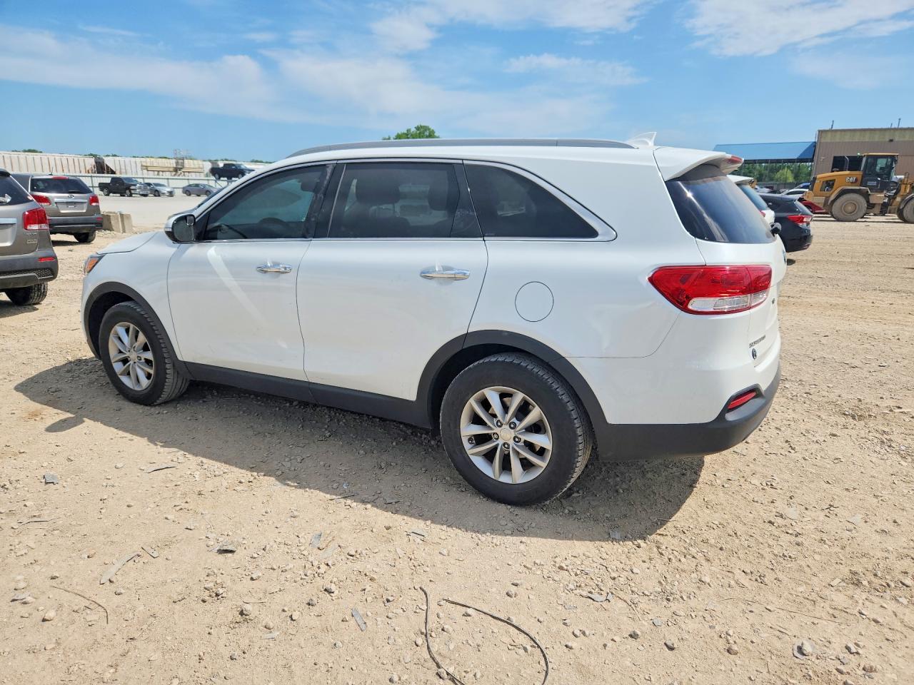 2016 Kia Sorento Lx - Image 2