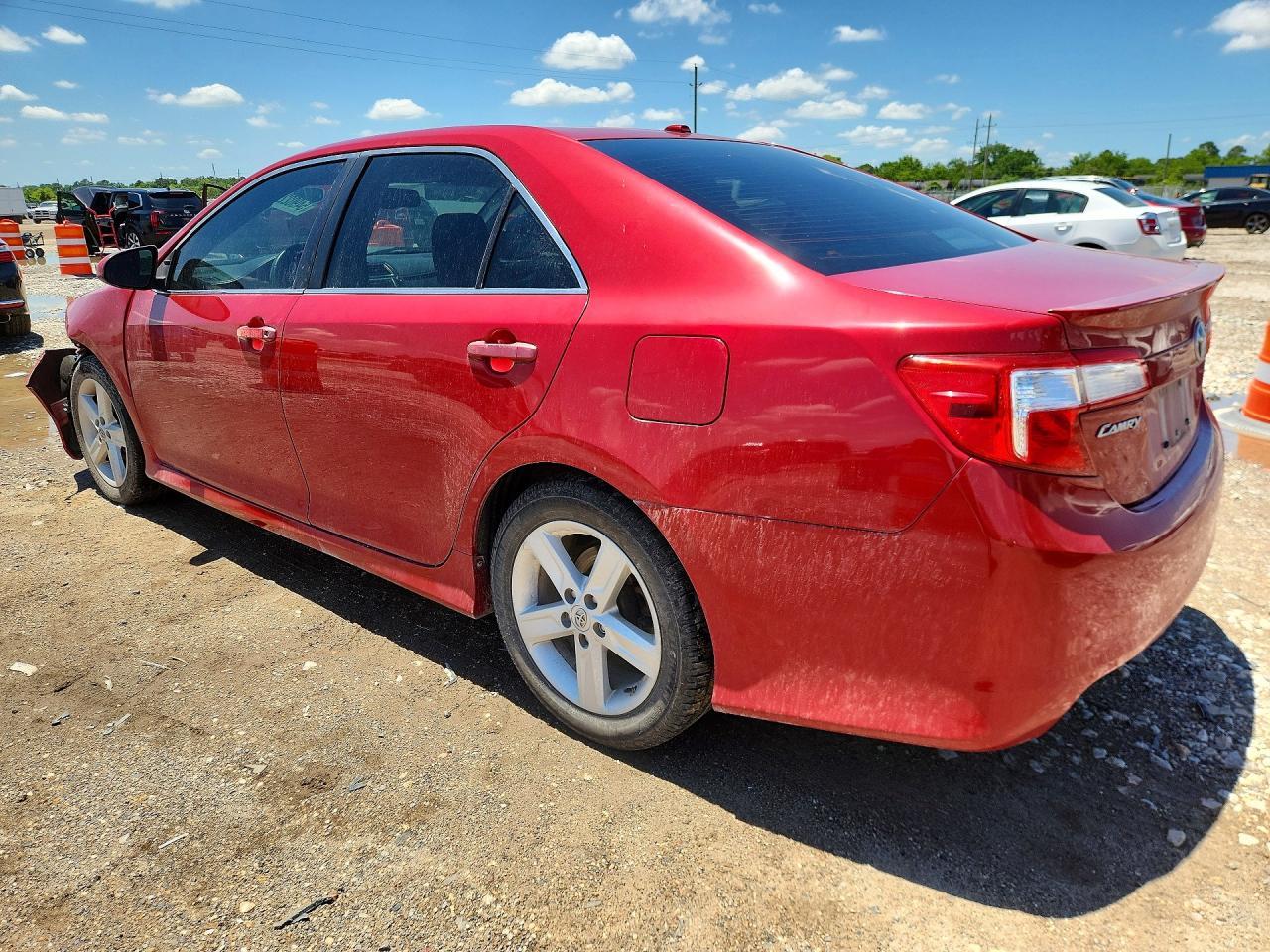 2013 Toyota Camry Se - Фото 2