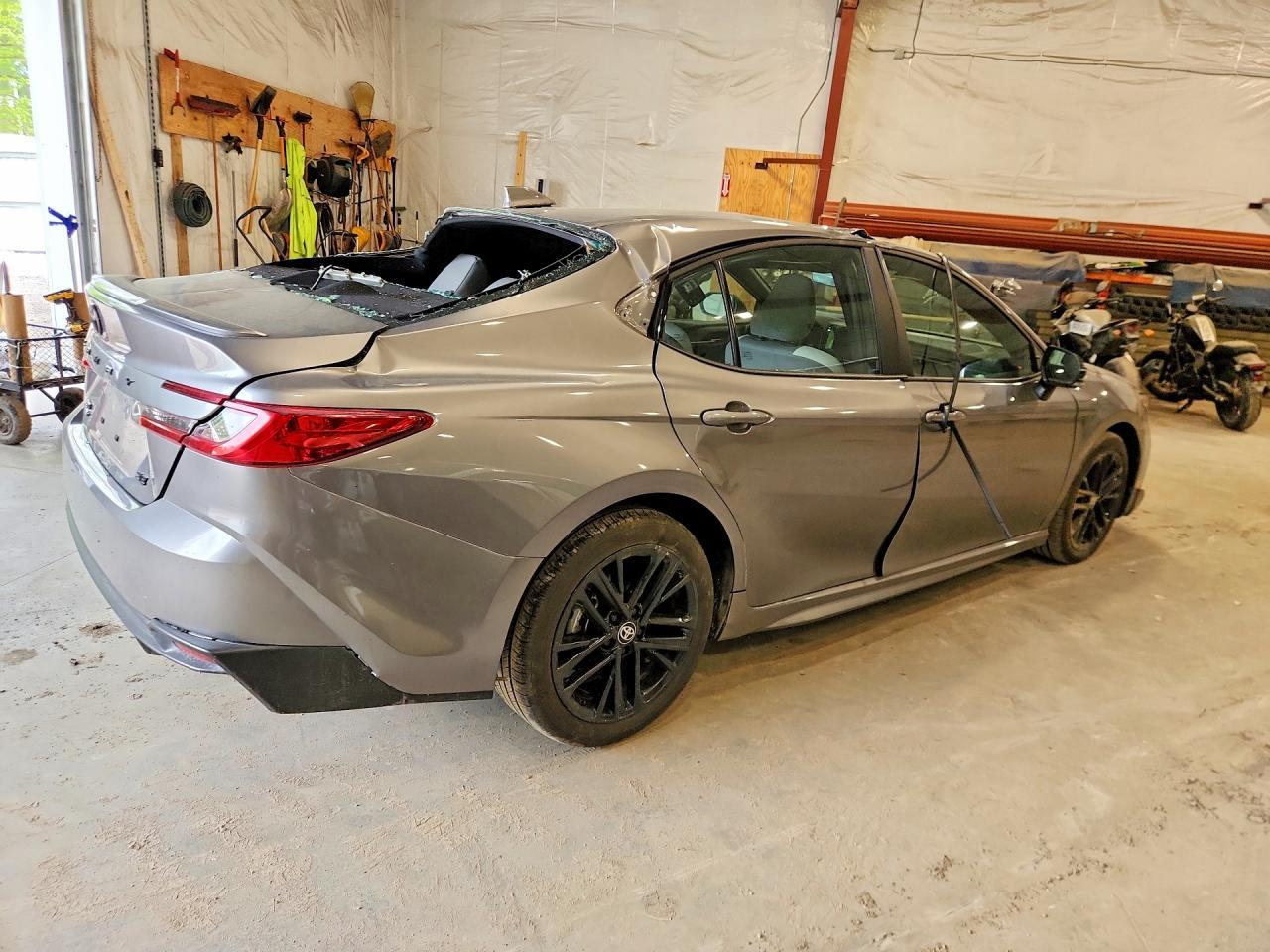 2025 Toyota Camry Se - Image 3
