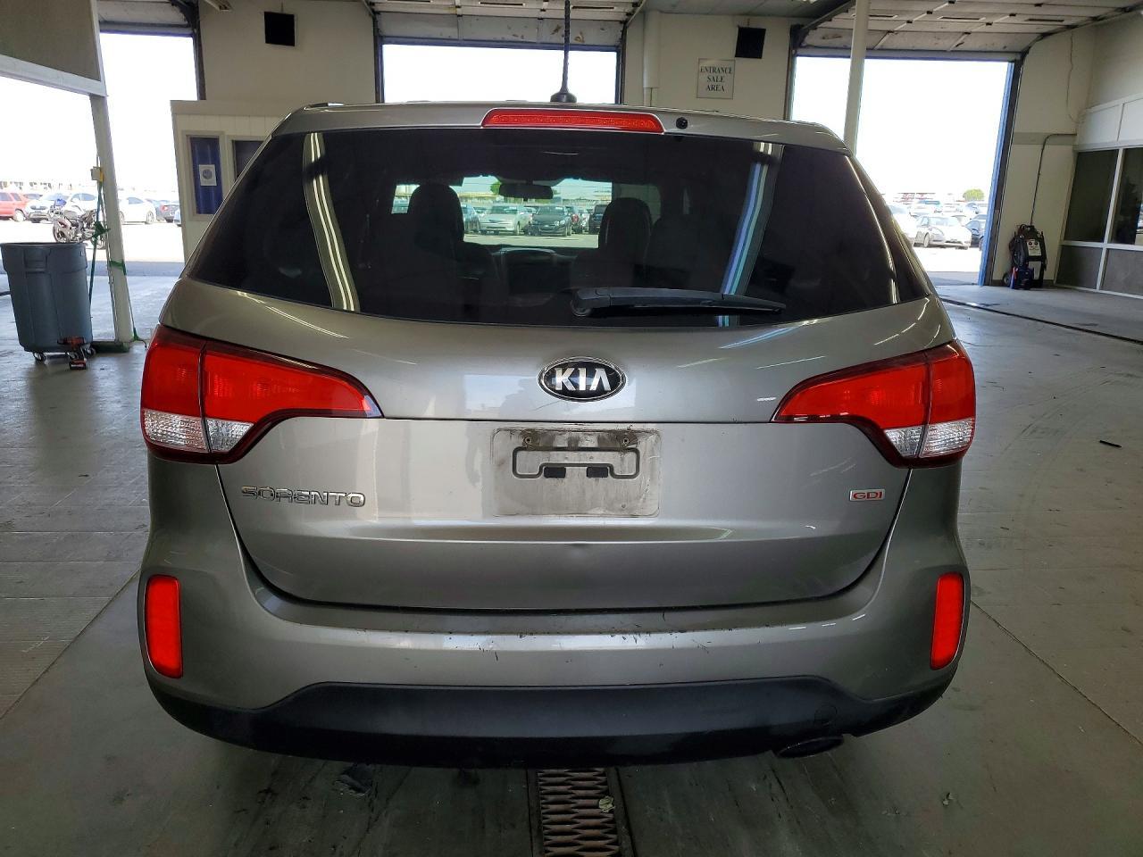 2014 Kia Sorento Lx - Image 6