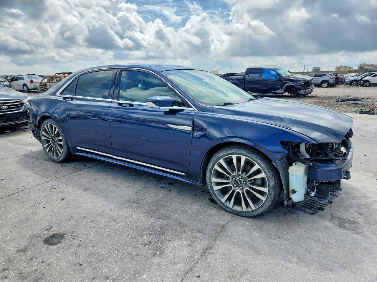 2017 Lincoln Continentl - Фото 4