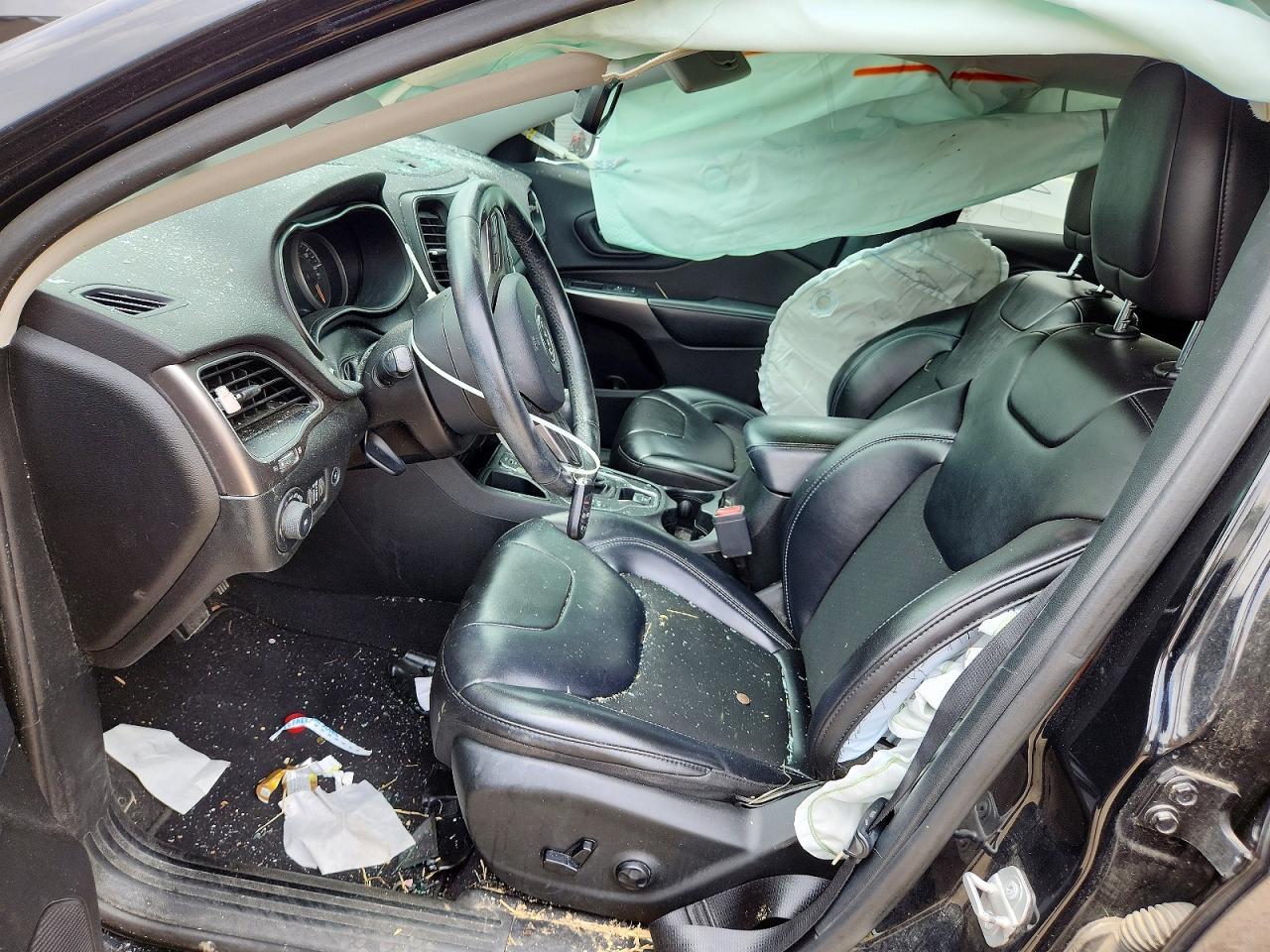 2019 Jeep Cherokee Latitude Plus - Image 7