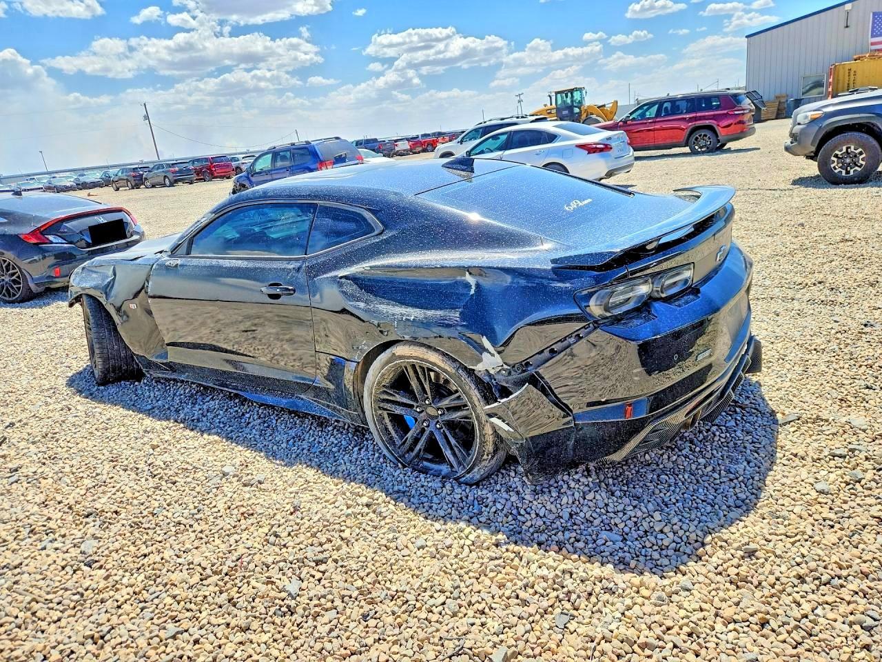 2019 Chevrolet Camaro Ss - Image 2