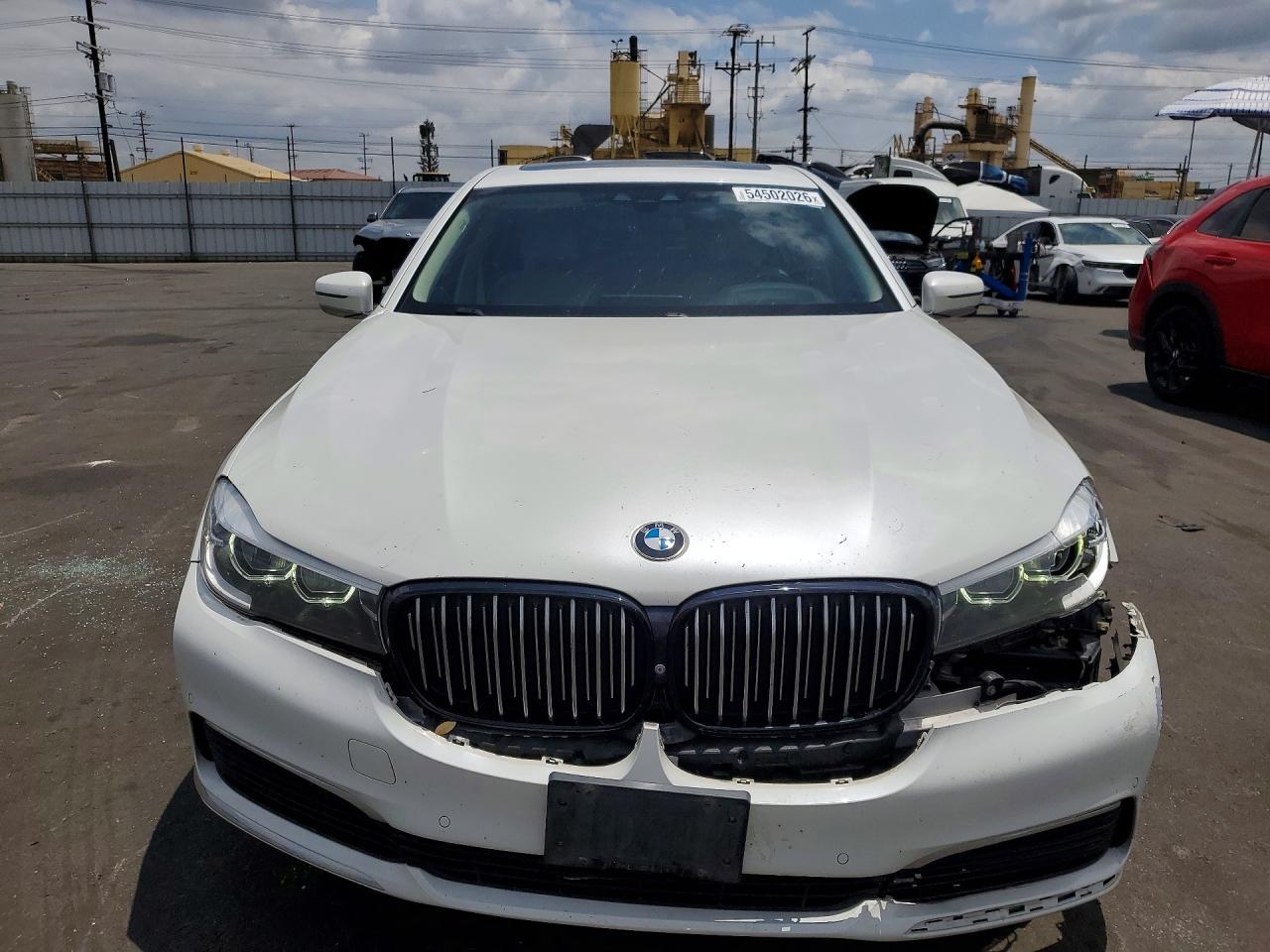 2019 BMW 740 I - Image 5