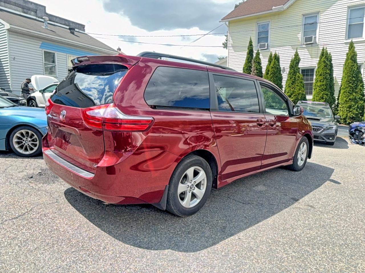 2020 Toyota Sienna Le 8-Passenger - Фото 4
