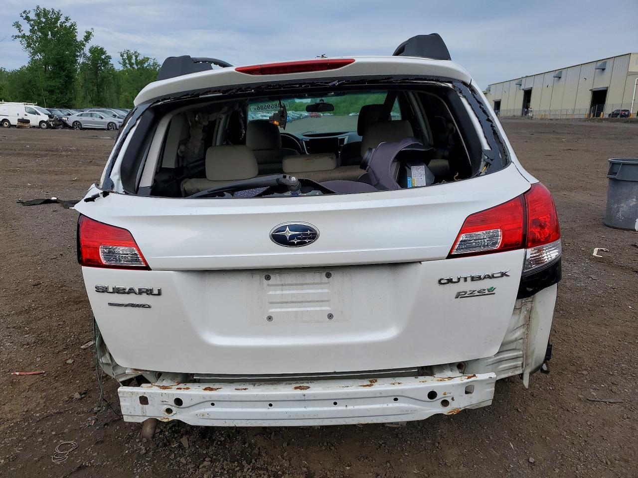 2011 Subaru Outback 2.5I Premium - Image 6