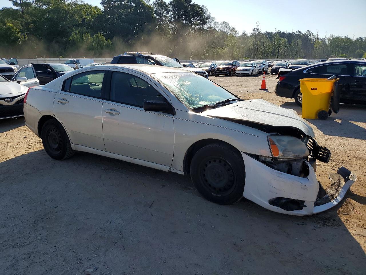 2008 Mitsubishi Galant - Image 4