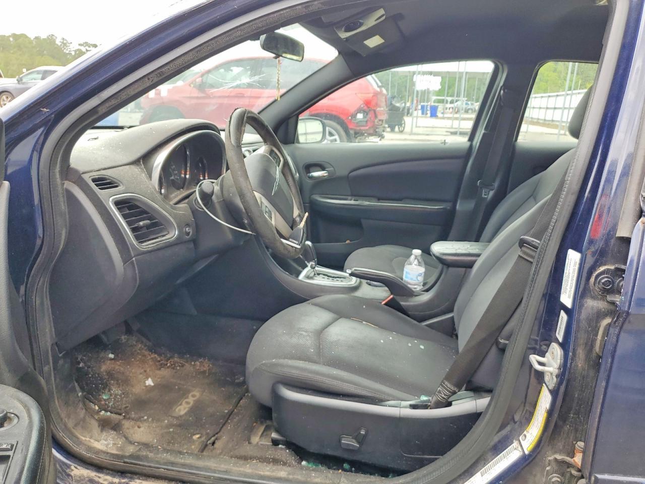 2013 Chrysler 200 Touring - Фото 7