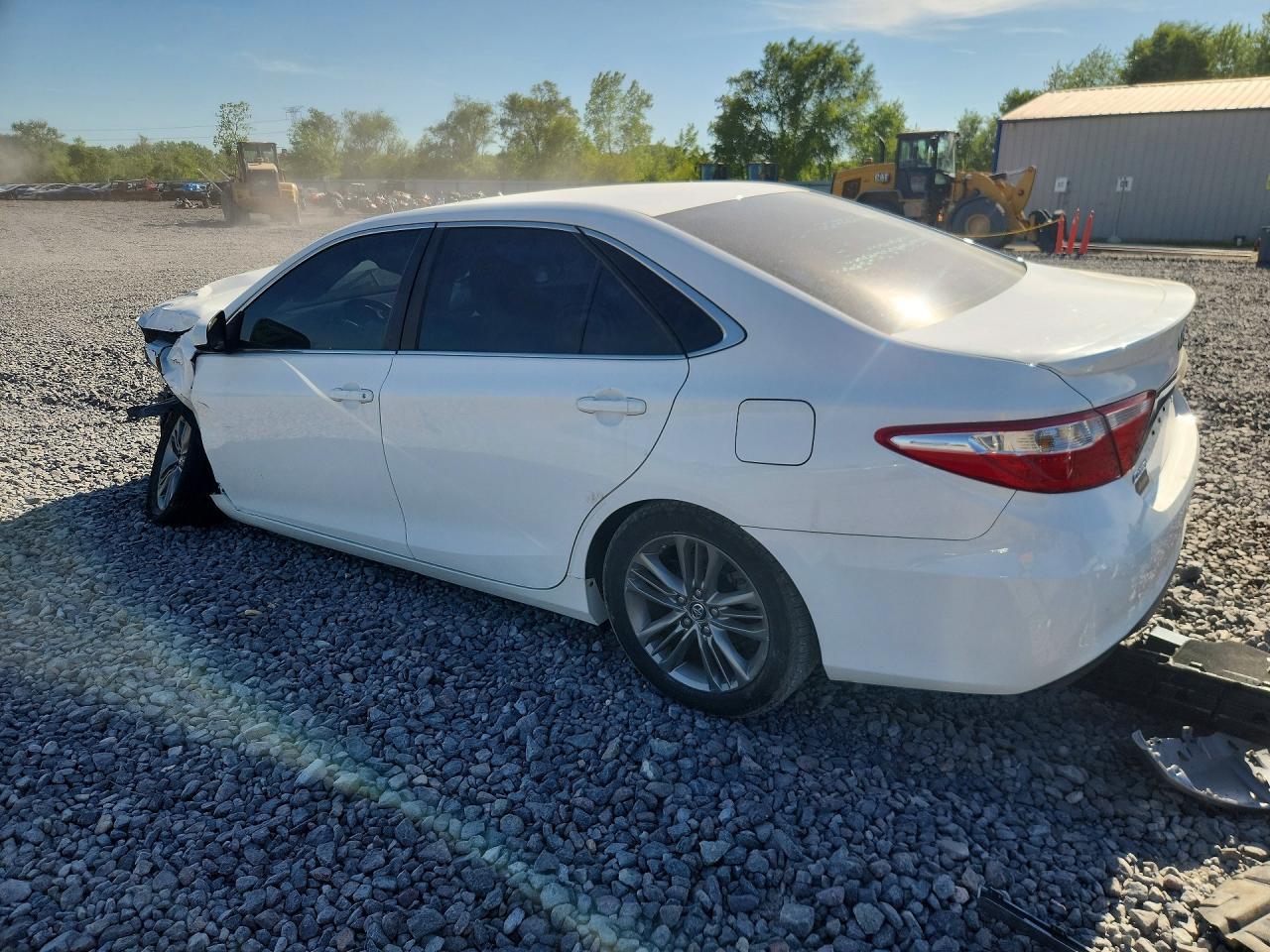2016 Toyota Camry Se - Фото 2