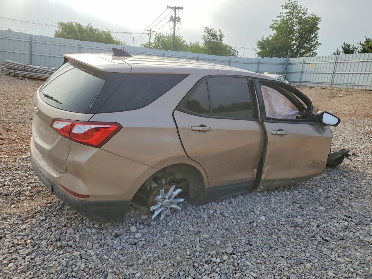 2019 Chevrolet Equinox Ls - Фото 3