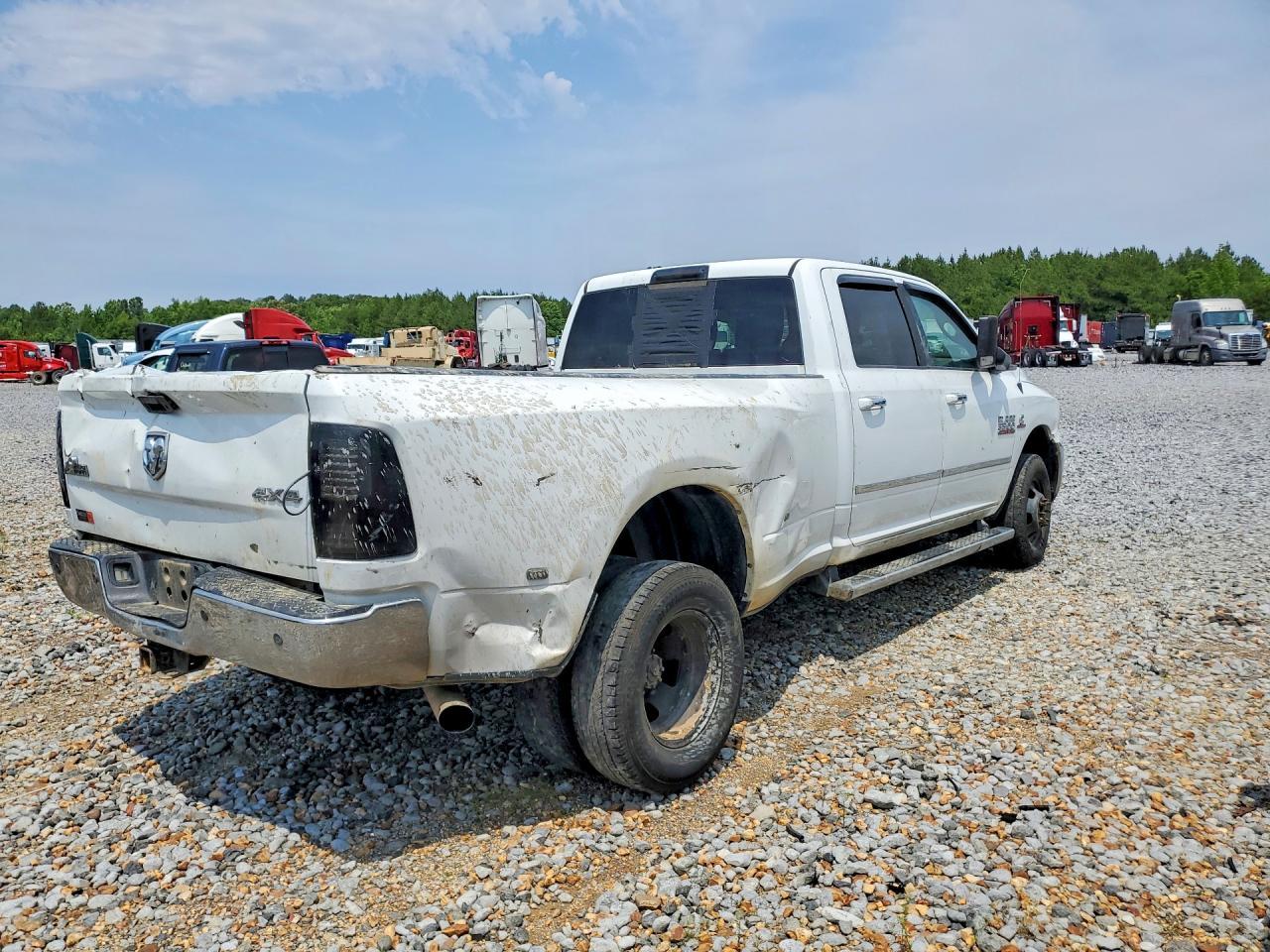 2014 Ram 3500 Slt - Image 3