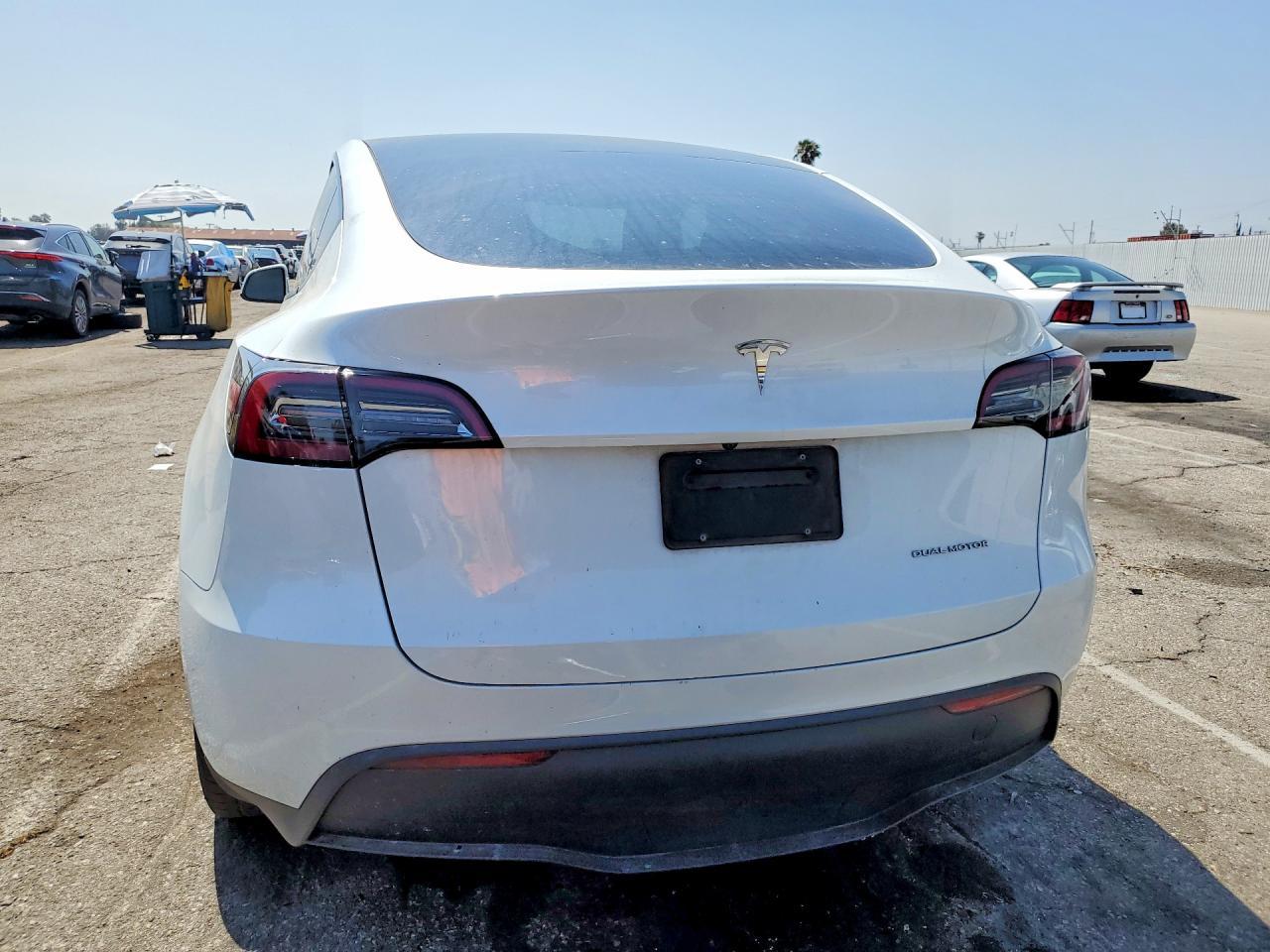 2023 Tesla Model Y - Фото 6