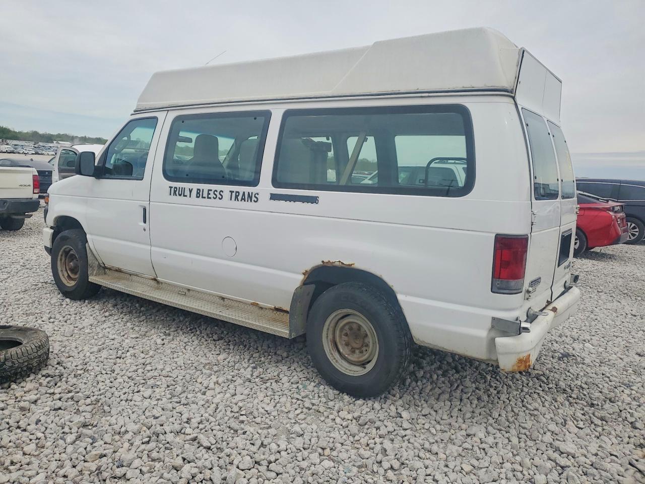 2009 Ford Econoline E250 Van - Image 2