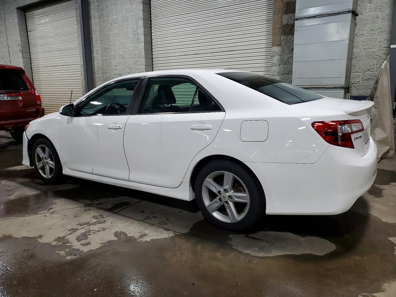 2012 Toyota Camry Se - Фото 2