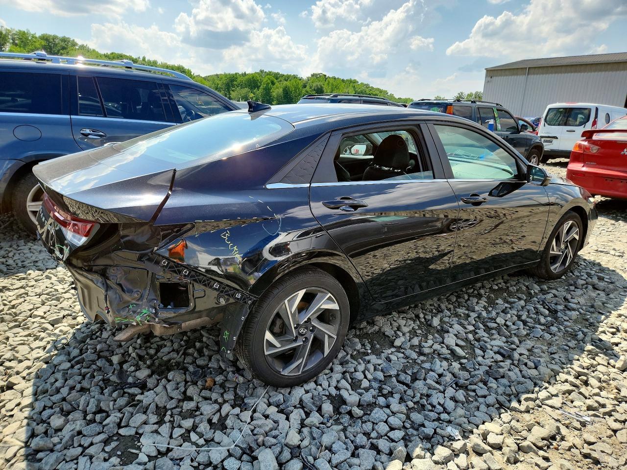 2024 Hyundai Elantra Limited - Фото 3