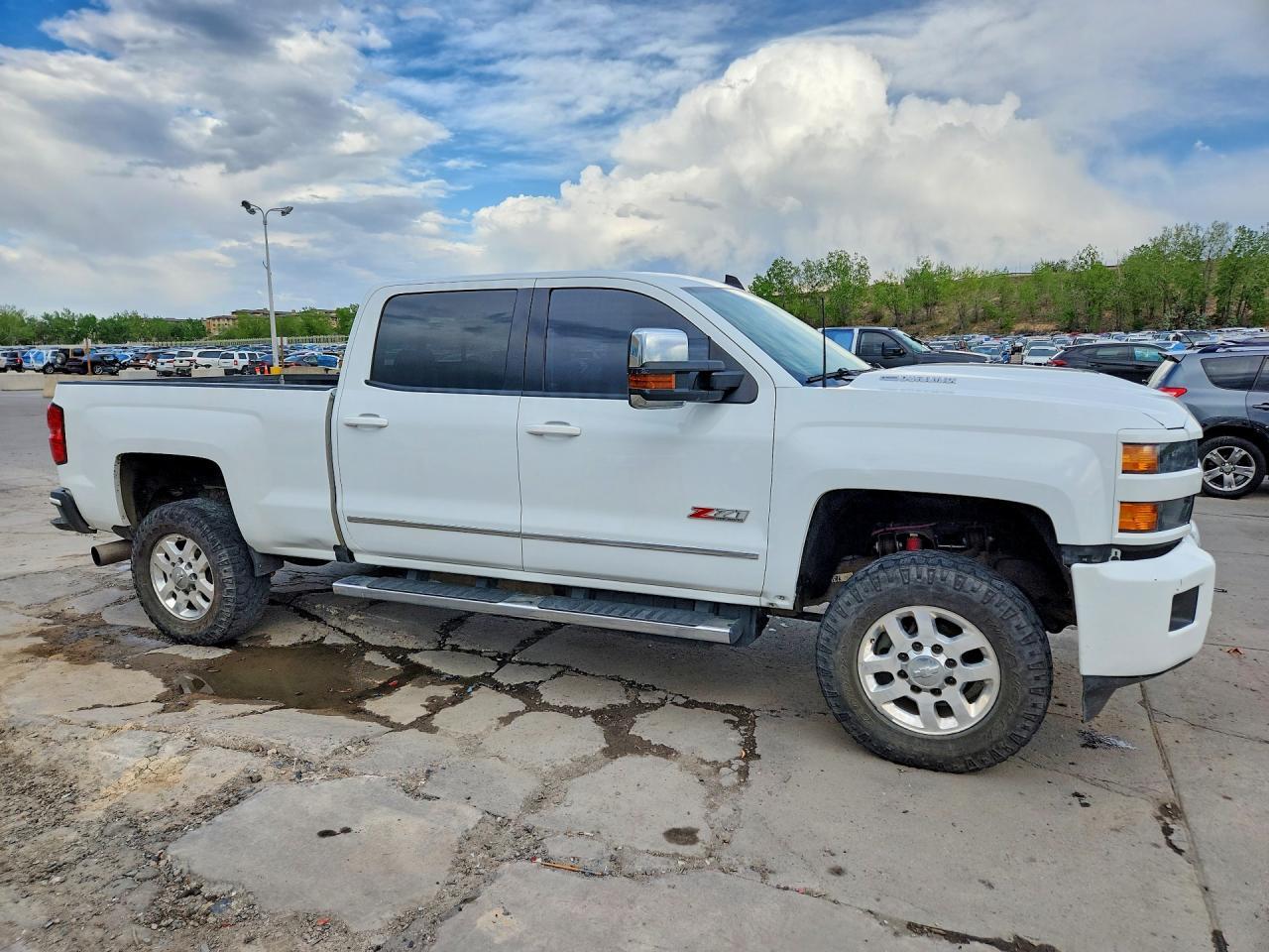 2018 Chevrolet Silverado K3500 Lt - Image 4