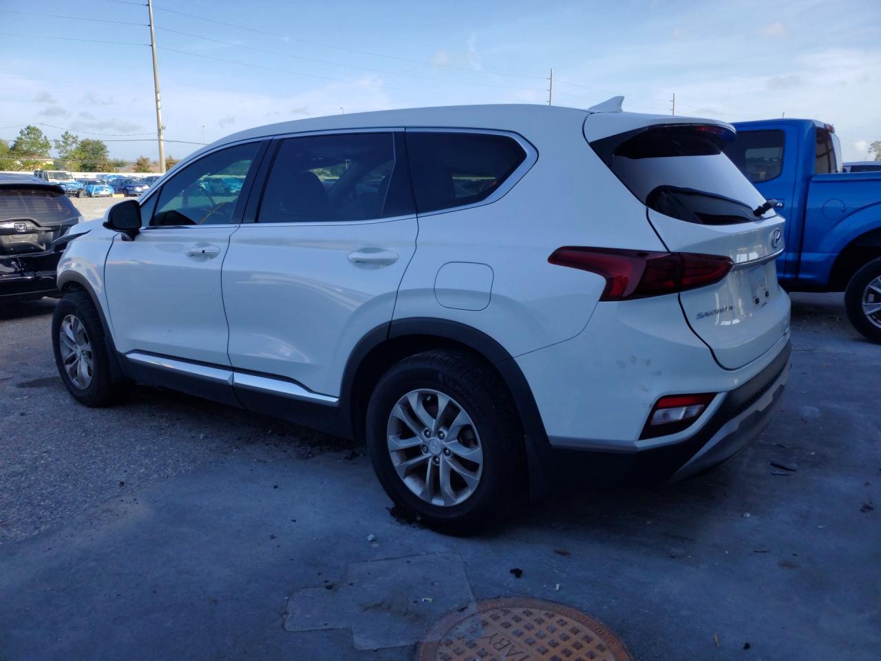 2020 Hyundai Santa Fe Sel - Image 2